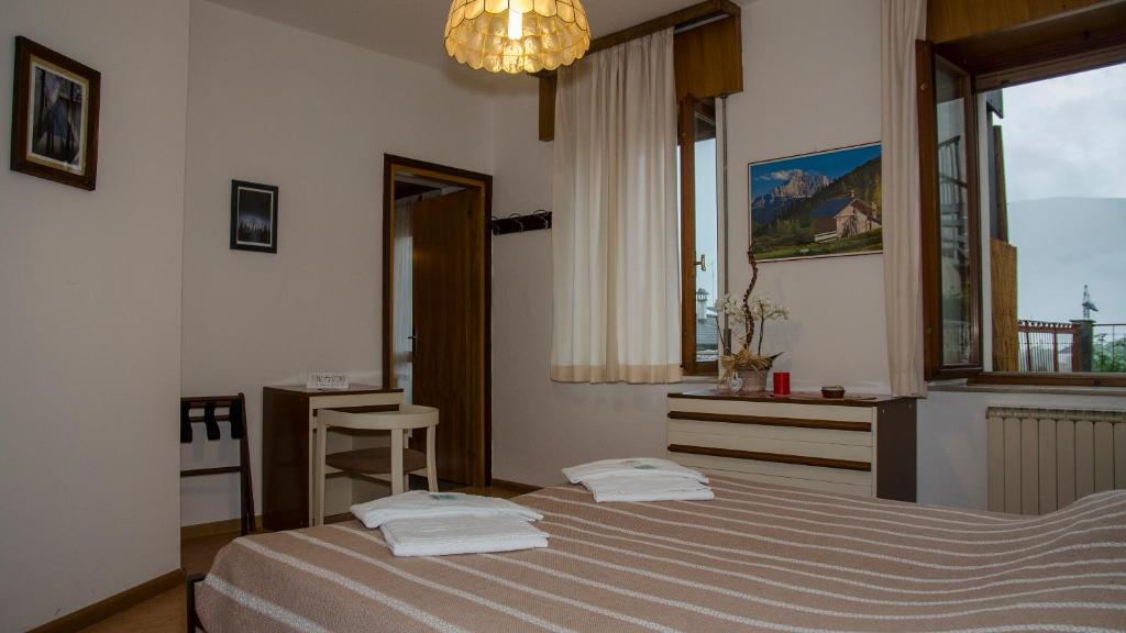 Nespecifikovaný výhled na hory nebo výhled na hory při pohledu z hotelu
