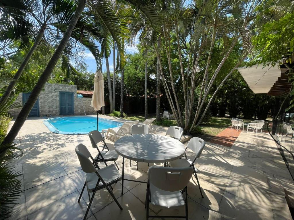Πισίνα στο ή κοντά στο Casa con amplio patio y piscina
