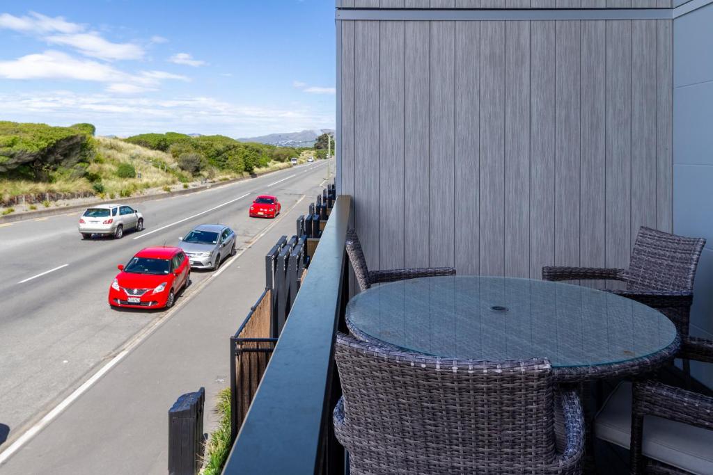 Seaside 2 Bed 2 Bath Haven Short Walk to the Beach - Resim 31