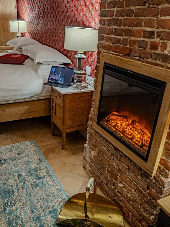 Lovelace Suites by Threads of Time Hotel Bruges - Resim 13