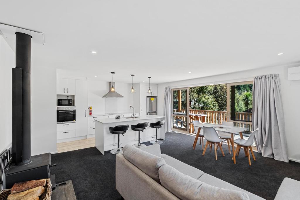 24 Acheron Heights - Resim 4