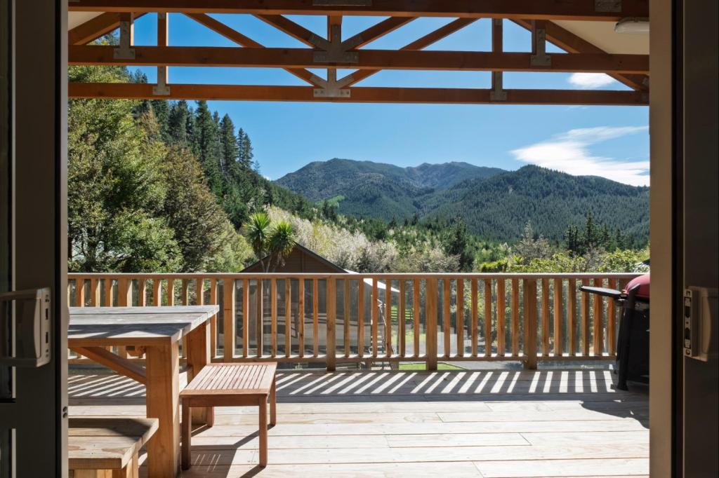 24 Acheron Heights - Resim 13