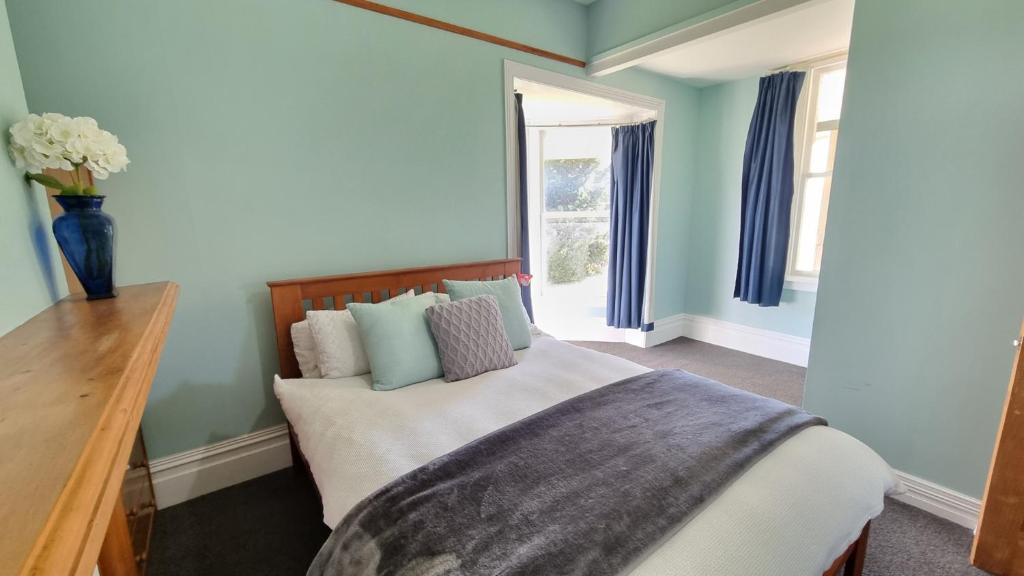 15 Leamington Street