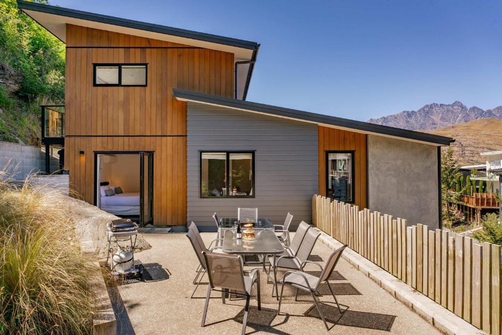 En generel udsigt til bjerge eller udsigt til bjerge taget fra feriehuset