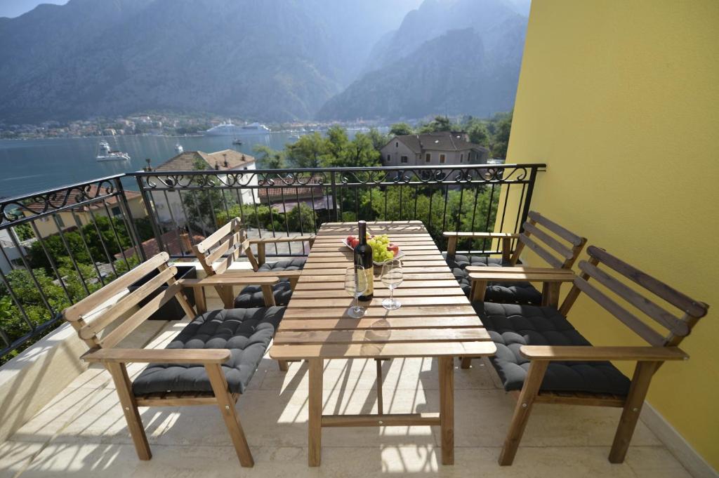 Posto Capitano C Group - 1