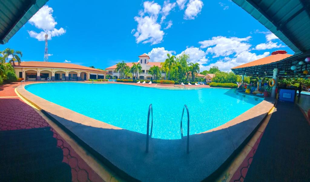 Swimmingpoolen hos eller tæt på Subic Waterfront View Resort