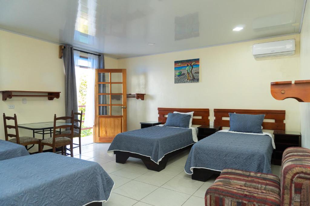 Hotel la Cueva Limon - Quarto Familiar Com Vista Mar Lateral