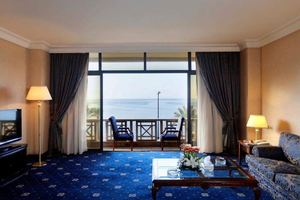 Posezení v ubytování Bayview Hotel Beirut