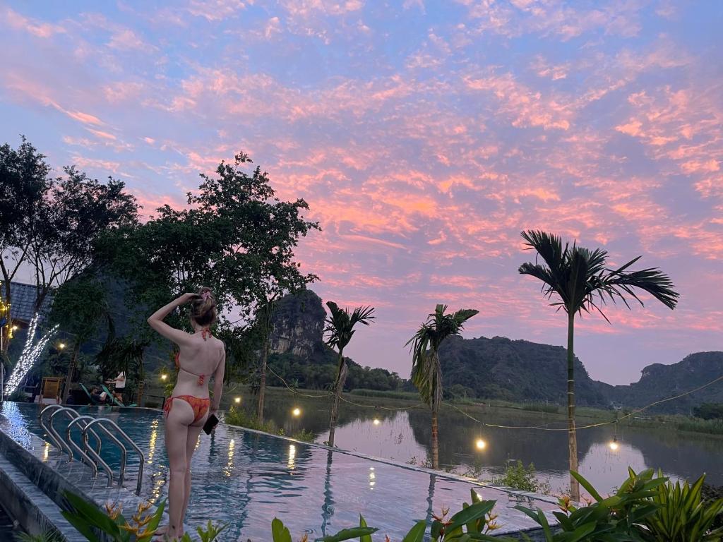 Ninh Binh Mountainside Bungalow - 17