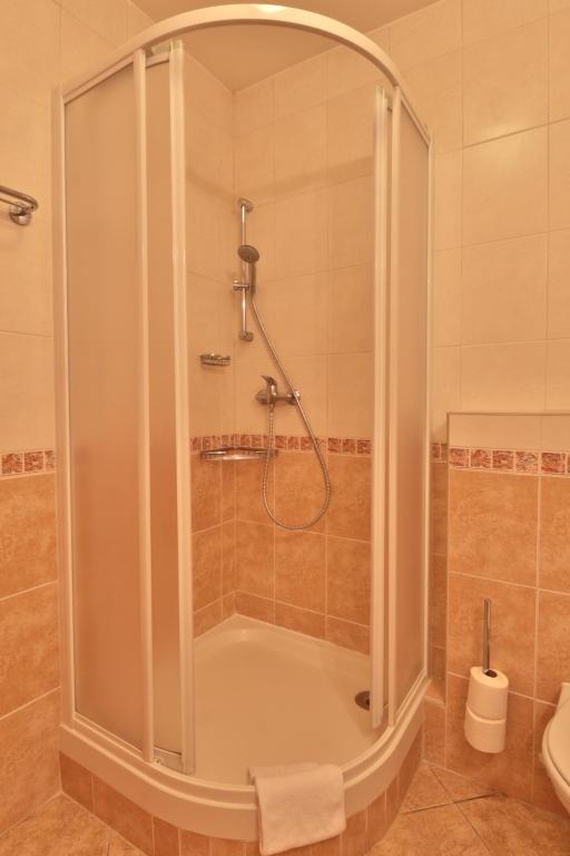Koupelna v ubytování Hotel České Žleby