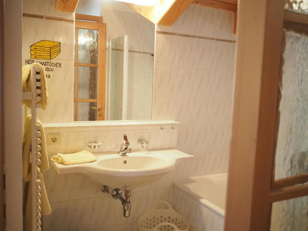 Koupelna v ubytování Gästehaus Gerti