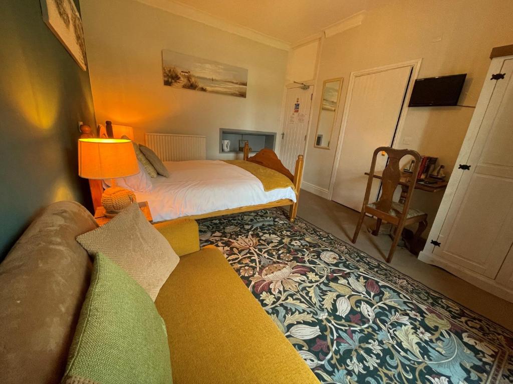 The Red Lion - Double Room With Private Bathroom