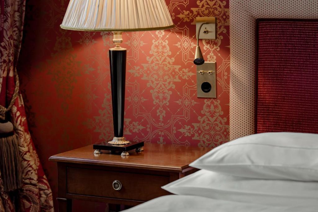 Grand Hotel LES TROIS ROIS - Resim 27