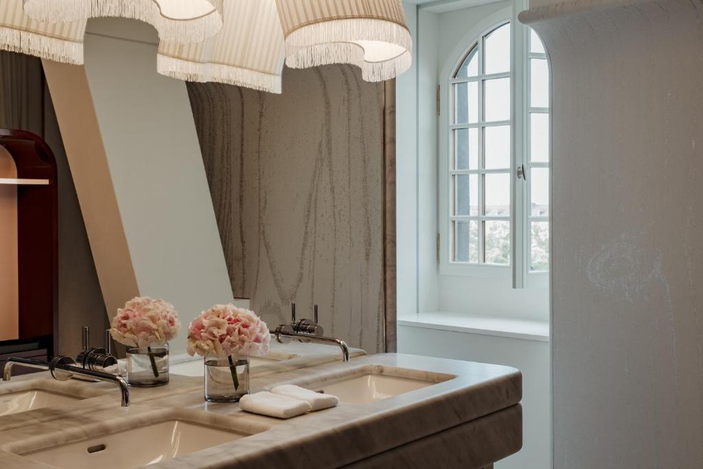 Grand Hotel LES TROIS ROIS - Resim 18