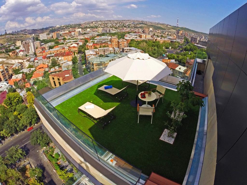 Letecký snímek ubytování Opera Suite Hotel