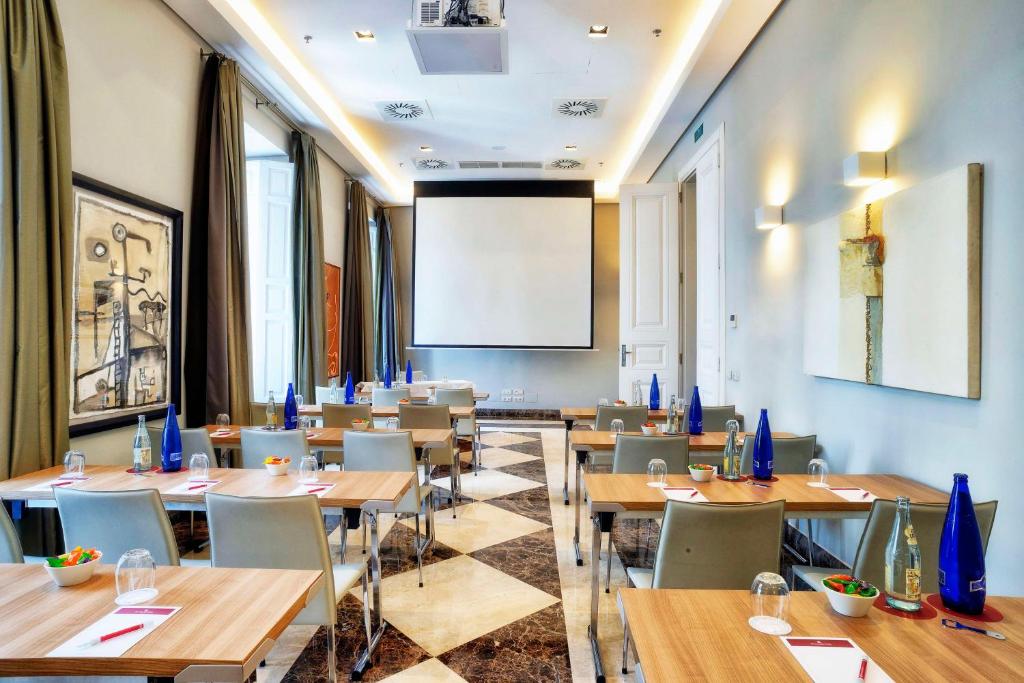 NH Collection Madrid Palacio de Tepa - Resim 16