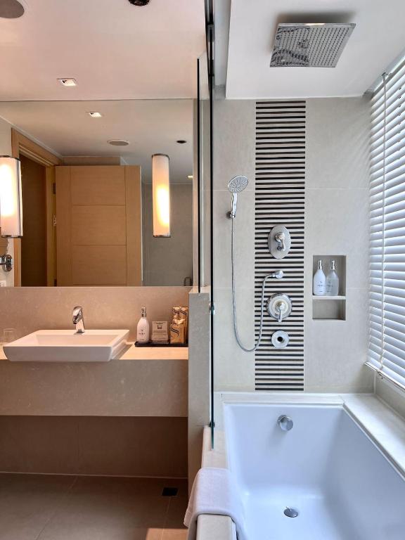 Sora Resort & Suites Sukhumvit photo
