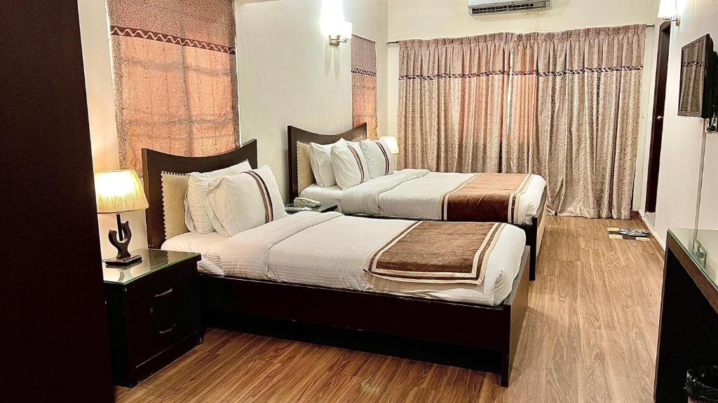 Royal Inn Hotel - 