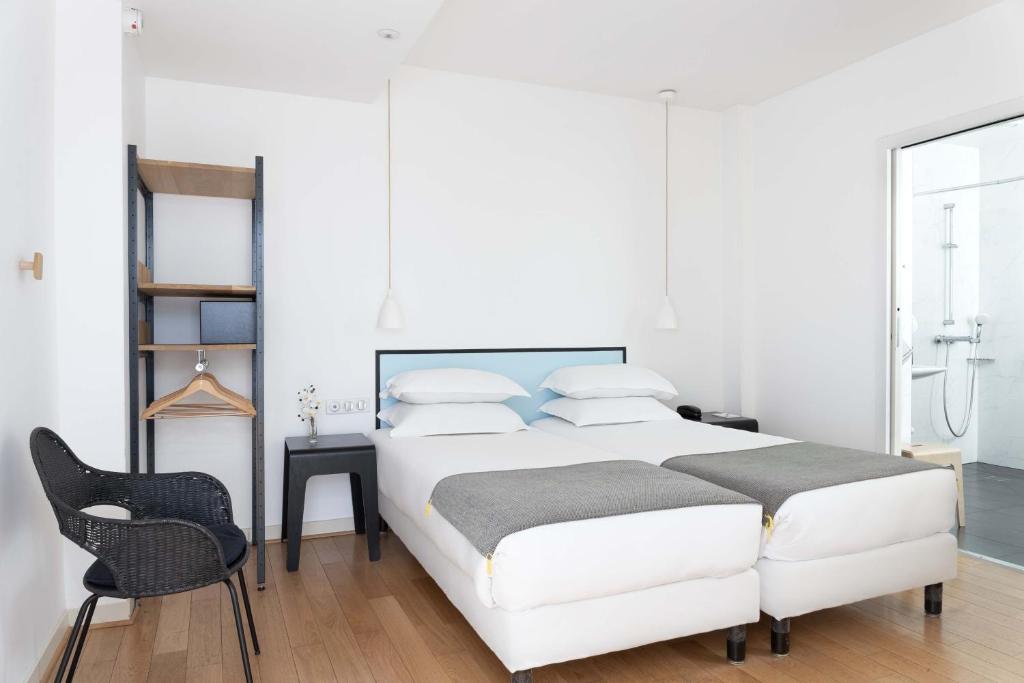 
Family Room - 2 Bedrooms
