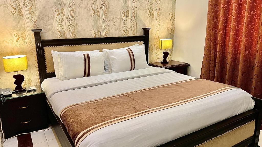 Royal Inn Hotel - 
