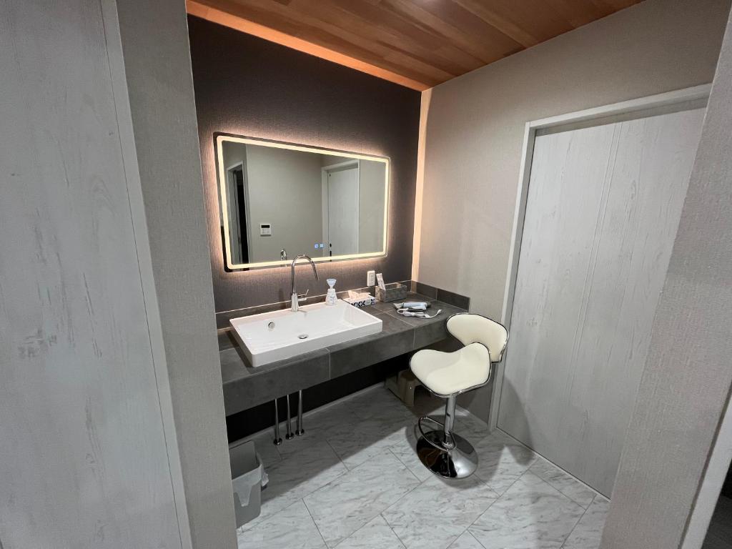 Ένα μπάνιο στο 1棟貸新築ロフトハウスK1 安濃津 Suzuka ise