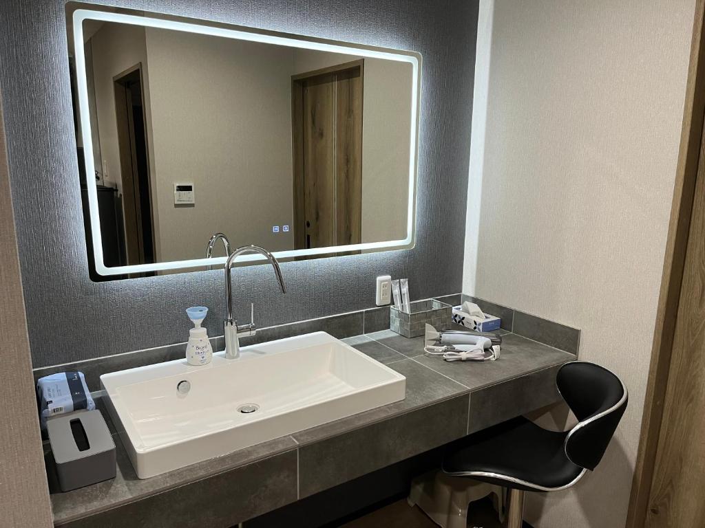 Ένα μπάνιο στο 1棟貸新築ロフトハウスK2 安濃津 Suzuka ise