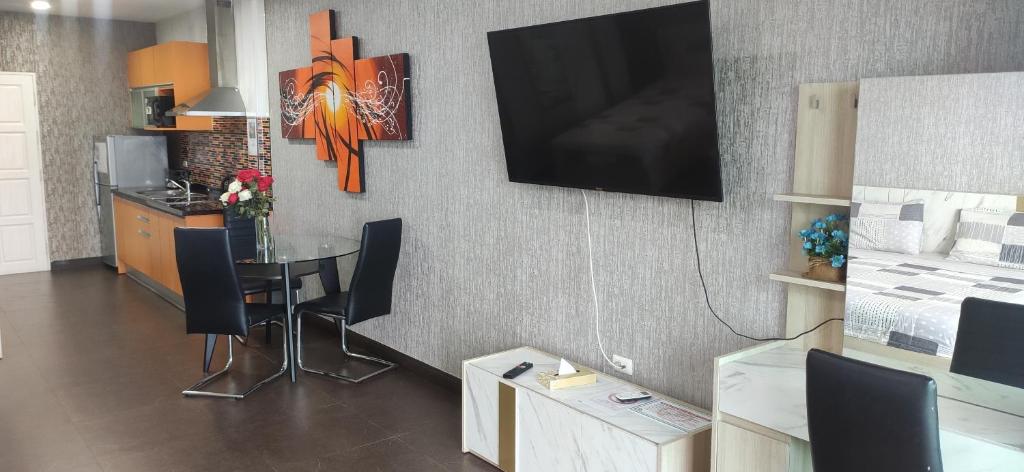 Pattaya Beach View Talay 6 by AEGEAN Suite Condo - Resim 17