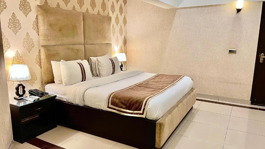 Royal Inn Hotel - 