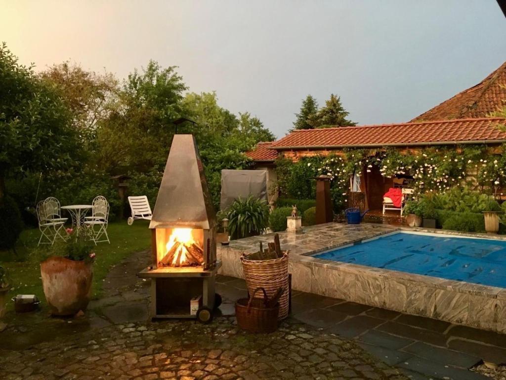 Kolam renang di atau dekat dengan Leinetal-Refugium Pool I Sauna Kamin I Klavier
