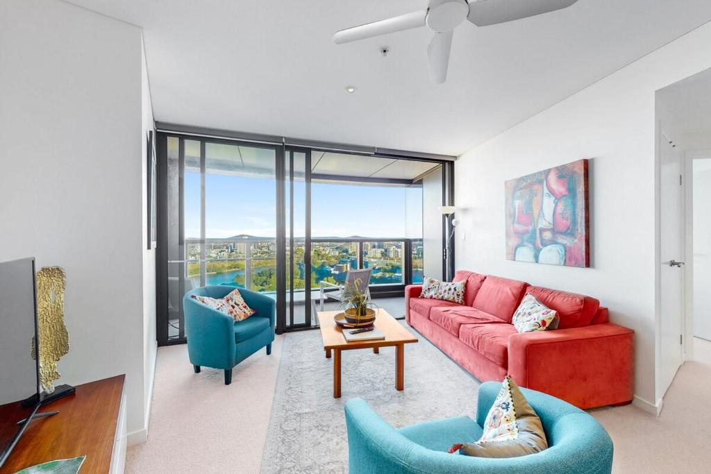 Χώρος καθιστικού στο Once Upon a View with Balcony Pool and Parking Level 33