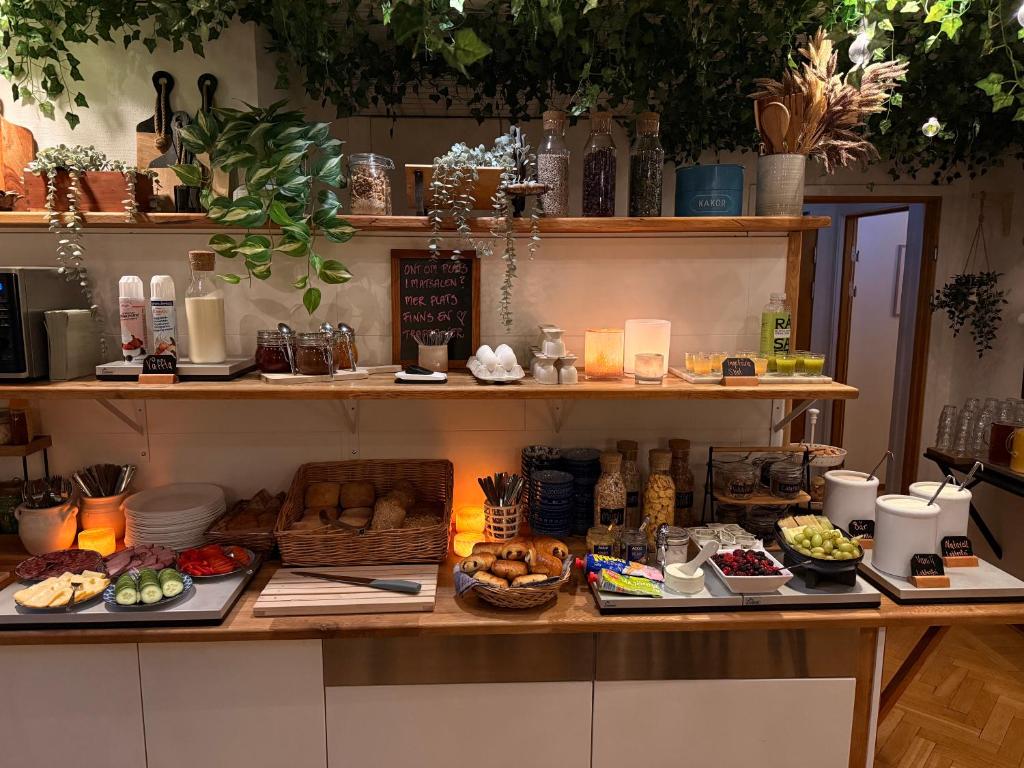 Ewa & Maude Hotel - Resim 3