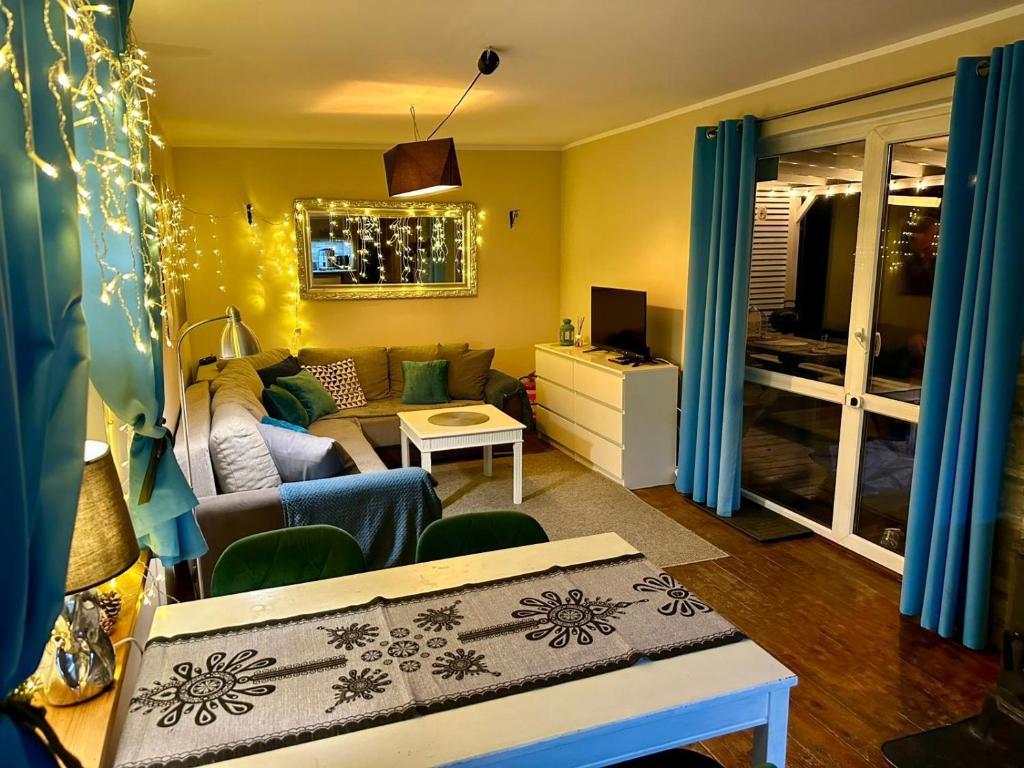 TV/trung tâm giải trí tại Romantyczny domek marzen z balią pod gwiazdami Golubie,kaszuby,