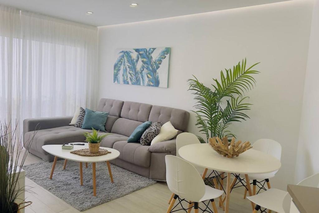 Khu vực ghế ngồi tại Ocean Garden Suite Sunrise View