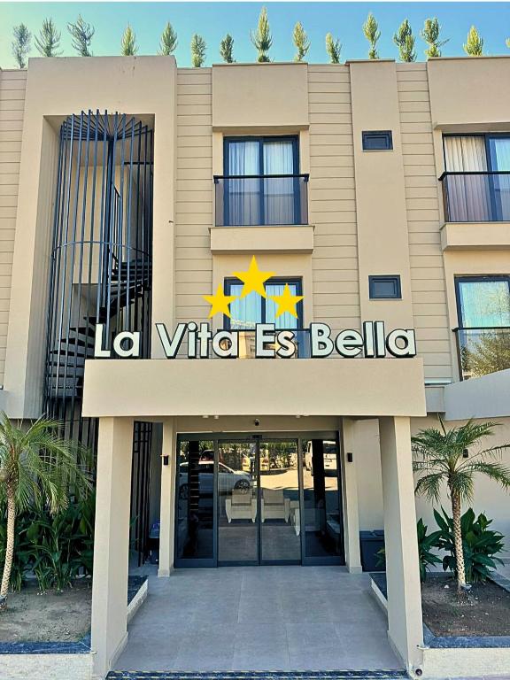 La Vita Es Bella در آنتالیا
