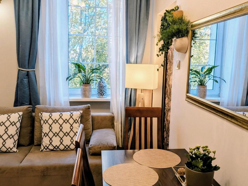 Un lugar para sentarse en Old City Home II with parking