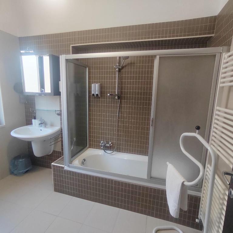 B&B al CASTELLO Torremaggiore - Comfort Triple Room With Shower