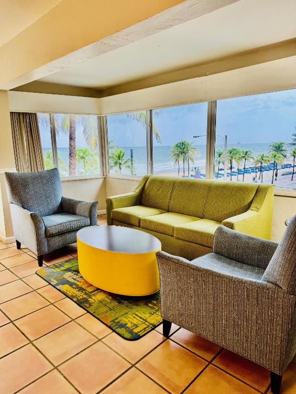 Silver Seas Beach Resort photo