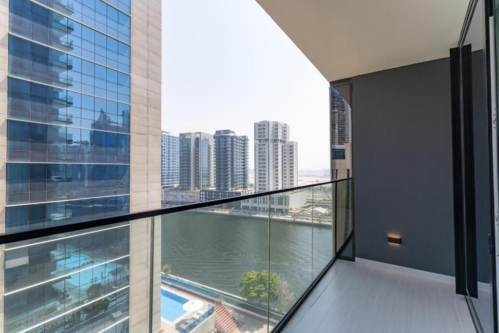 فضای داخلی 1BR in Trillionaire Residences by Binghatti with canal view در دبی - تصویر ۳