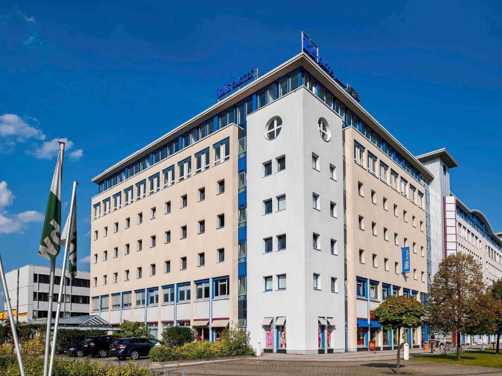ibis budget Berlin Ost - Resim 1