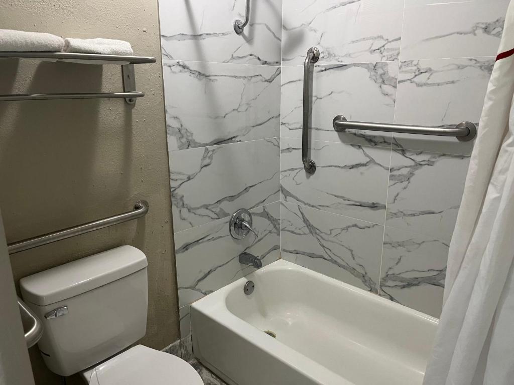 Red Roof Inn Kimball, TN I-24 - 