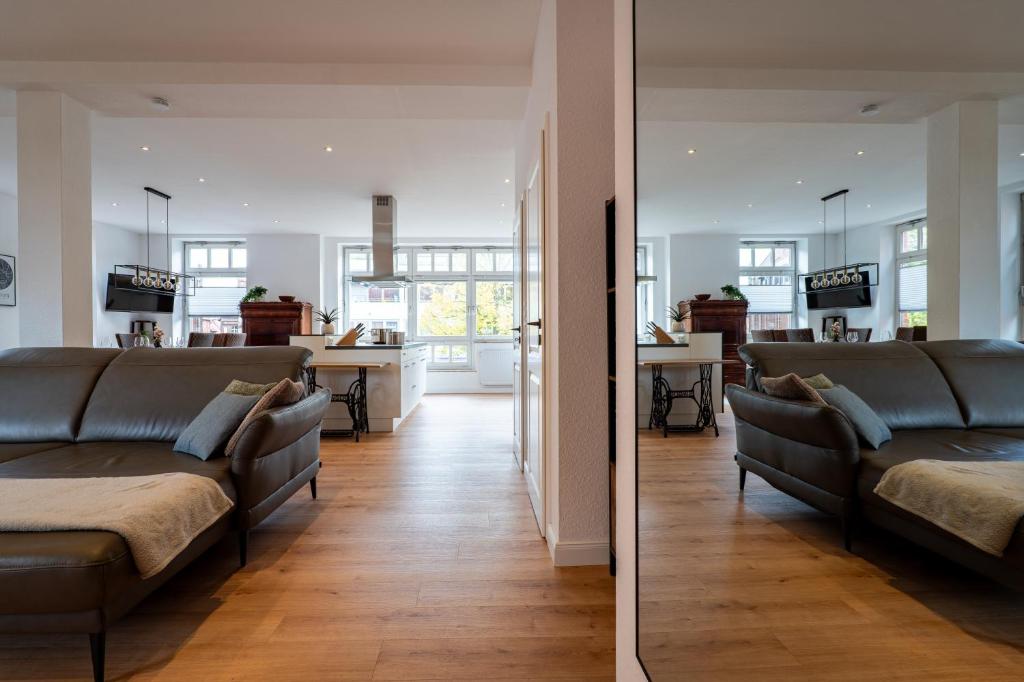 Ruang duduk di LüneBase Loft - Traum zwischen Altstadt und City