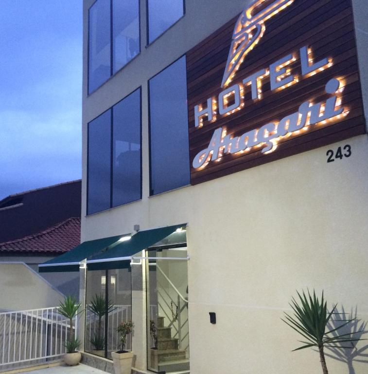  Hotel Araçari