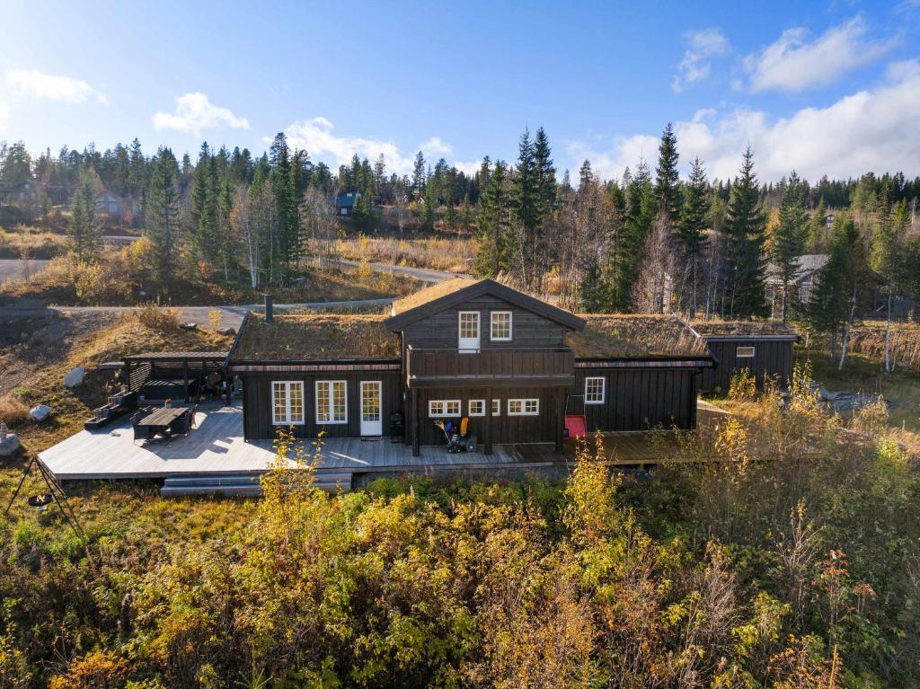 een luchtfoto van een huis bij Mosetra2038 by Vacationtrysil in Hovi
