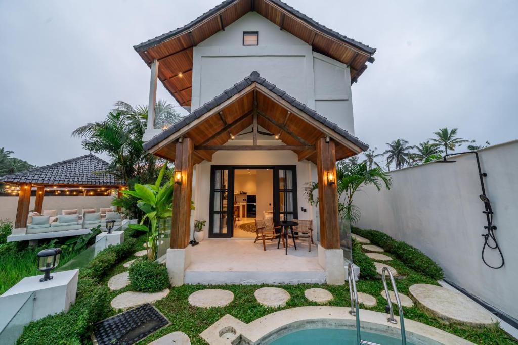 Villa con piscina y casa en Tranquil Living at Sarang Apartments 4 in Ubud, en Ubud