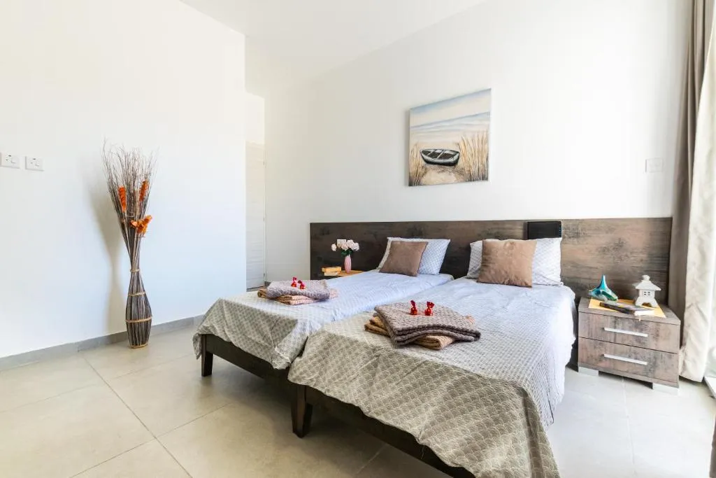 Brand New Apartment 3 Bdr 2 Bth H12