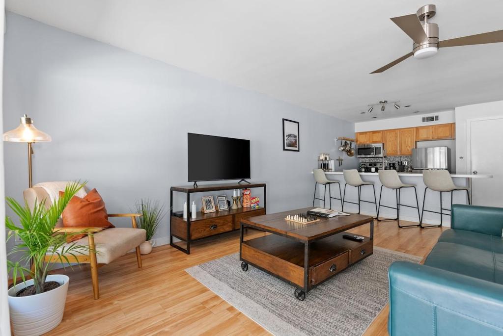 Minutes to ACL Downtown Retreat - Pool & Lake Access, Austin (updated ...
