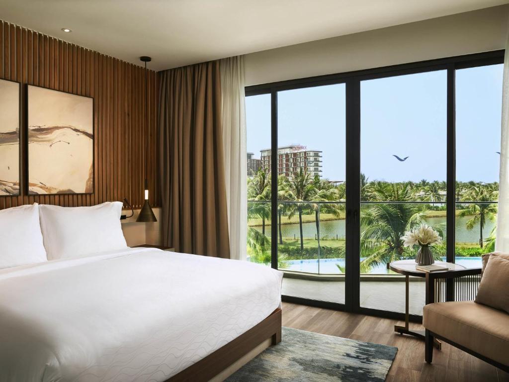 Phòng Studio Có Giường Cỡ King, Ban Công Và Tầm Nhìn Ra Hồ Bơi