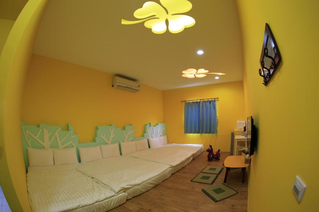 TV a/nebo společenská místnost v ubytování Happy B&B