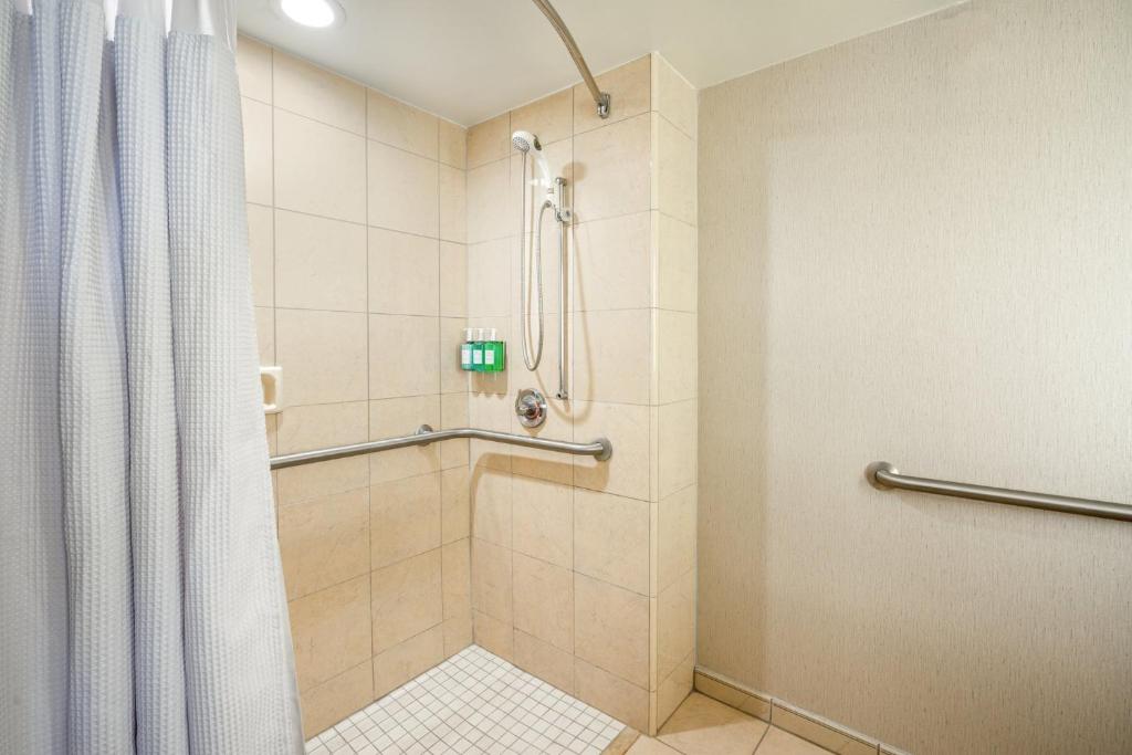 Astor Crowne Plaza- Corner of Bourbon Street - 