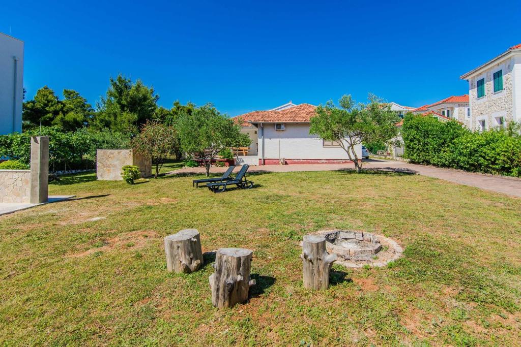 Κήπος έξω από το Seaside holiday house Privlaka, Zadar - 24940